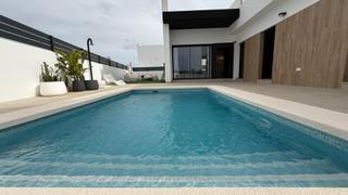 Chalet en San Miguel de Salinas. Una villa de ensueño en san miguel de salinas exclusividad y con