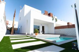 Chalet en Pilar de la Horadada Ciudad. Casa de ensueño en pilar de la horadada