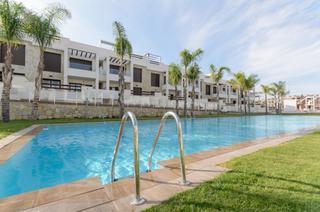 Casa en Los Balcones-Los Altos. Bungalow de diseño exclusivo con vistas a la salina rosa en los