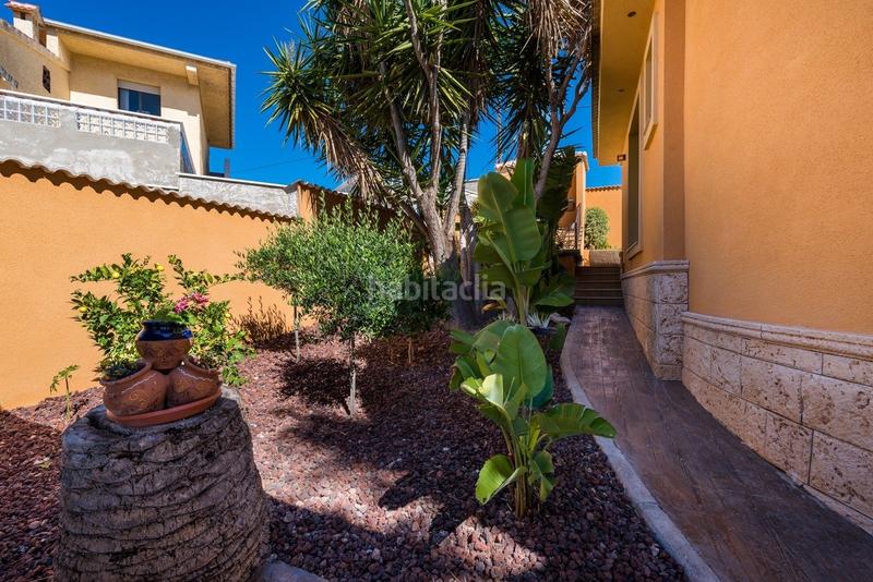 Foto a9513ab1-c2bc-4944-ad2f-6f3dd4c89234. Alquiler chalet villa de estilo rustico contemporaneo en ciudad quesada en Rojales