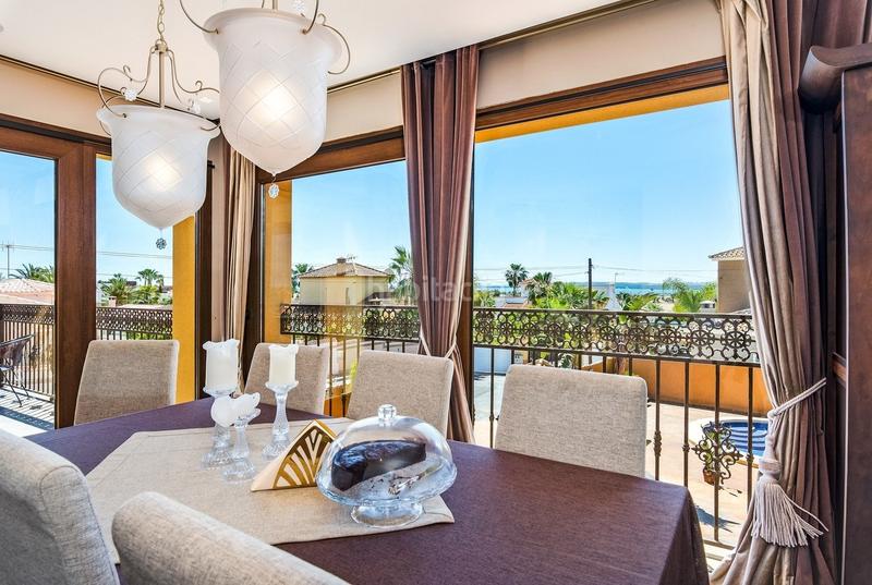 Foto d323a6f4-2c80-4ced-933a-f6bda7b01009. Alquiler chalet villa de estilo rustico contemporaneo en ciudad quesada en Rojales