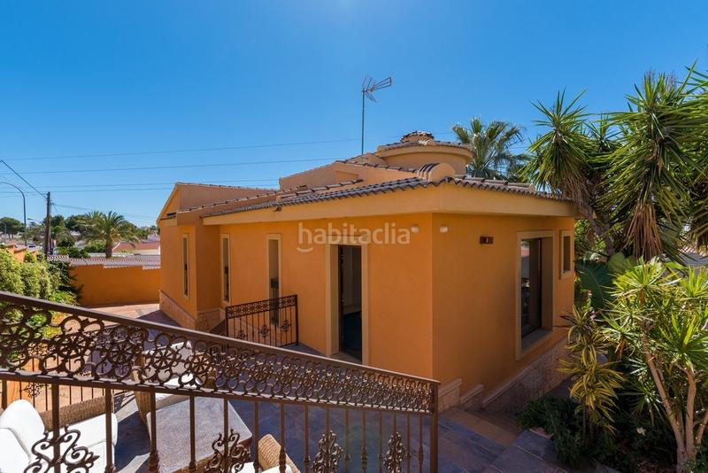 Foto e8a80be8-6bc3-4b89-8290-1ed5e7ef2e6b. Alquiler chalet villa de estilo rustico contemporaneo en ciudad quesada en Rojales