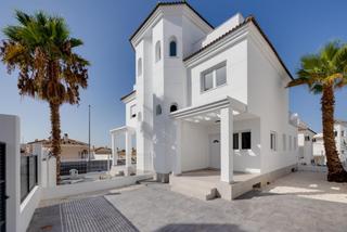 Chalet  Carrer de winston churchill. Una joya mediterránea en san fulgencio que te hará soñar despier