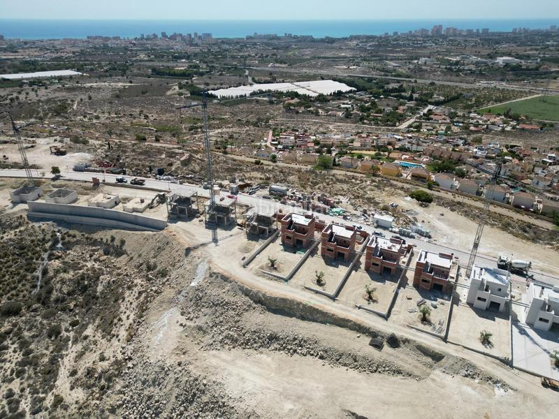 Foto 767d5f0e-185b-4a44-b0c2-eeb4366c5505. Chalet avec parking piscine dans Bonalba-Cotoveta Mutxamel