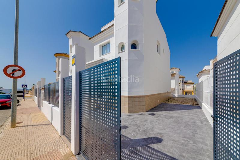 Foto 8bd2dd35-e325-4dbd-a870-bf169f7dc67e. Towny house with parking pool in San Fulgencio