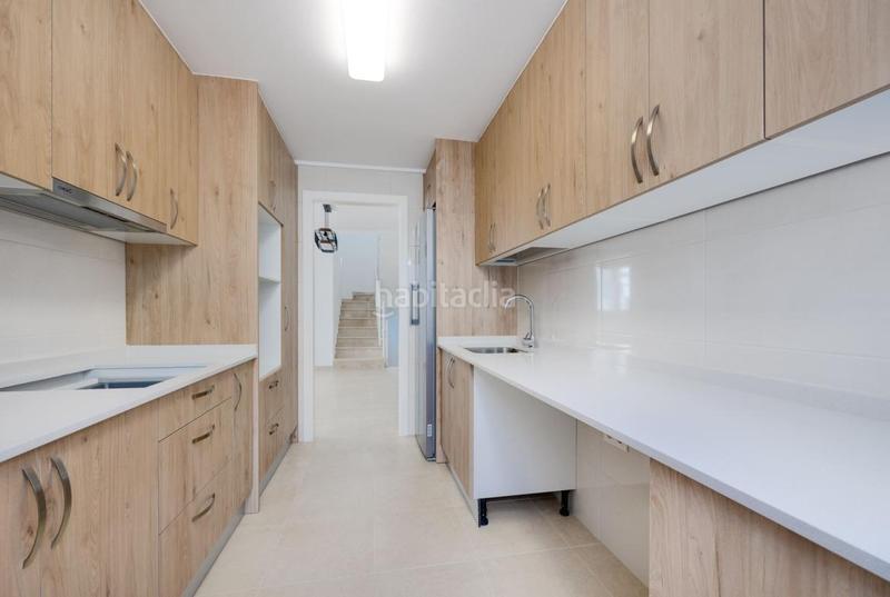 Foto ef801bf2-354d-49ea-becb-fab5f1610cd5. Towny house with parking pool in San Fulgencio