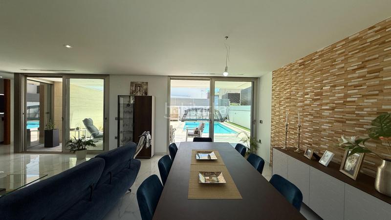 Foto 6c13ae35-fbbd-4653-aa0e-c8a4a54f1540. Chalet un sueño hecho realidad en Benijófar