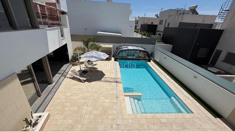 Foto 7c82413f-28e0-4025-8d6d-934e8f54373b. Chalet un sueño hecho realidad en Benijófar