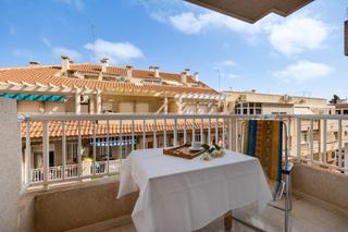 Apartamento en Calle los gases. Apartamento de 1 dormitorio en zona habaneras, torrevieja