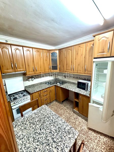 Foto b16790d7-304a-422b-a32d-6c82b5765d0d. Piso se vende piso de 3 dormitorios en el centro en Berja