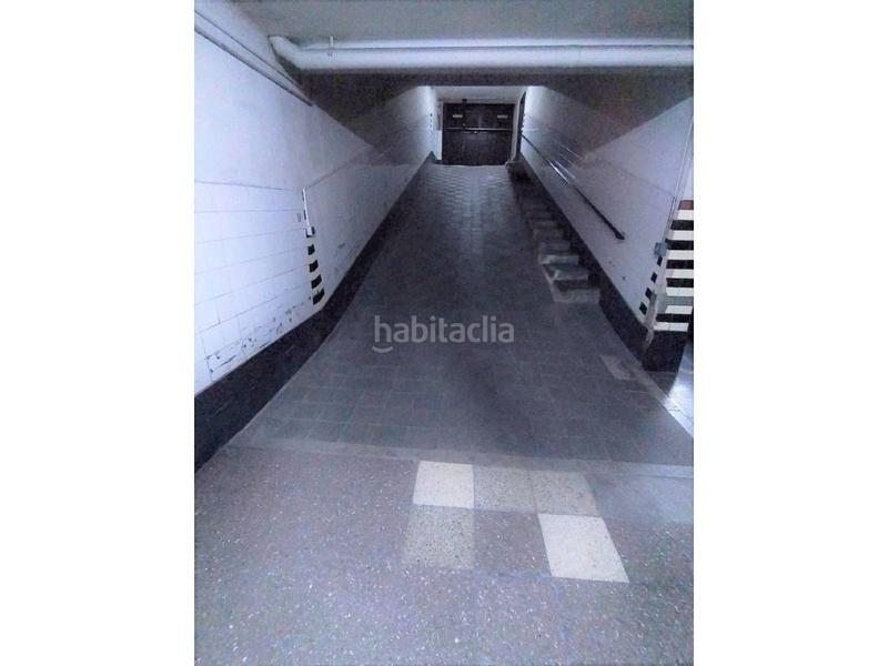 Foto c3d05fdd-92cf-4fce-91de-0310c643bd37. Car parking in Putget - Farró Barcelona