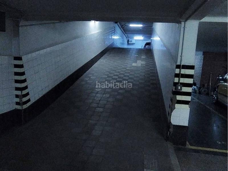 Foto e7ac1a60-b43f-47bf-9ca3-f469004b16ce. Car parking in Putget - Farró Barcelona