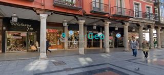Local Comercial en Calle Ferrari 24