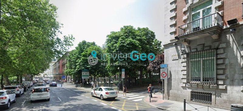 Foto 7452c78c-05f2-4b17-b589-96cd2436d46d. Local comercial a Cortes-Huertas Madrid