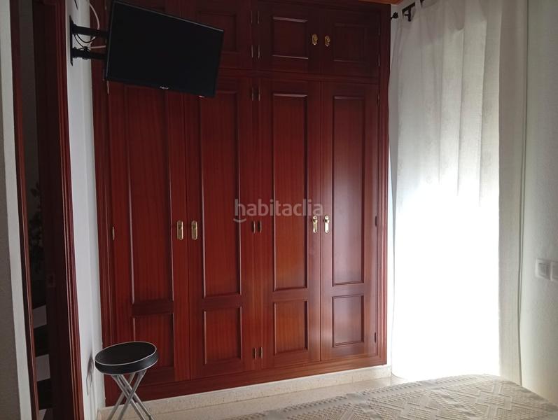 Foto a0f57a1d-10bd-4c82-849a-3a7a15952b54. Casa adosada en calle los rosales 5 dúplex con garaje en Chipiona