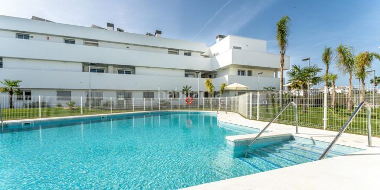 Foto e1b9f5a5-de36-438c-a693-d664c7ca7786. Apartament amb calefacció aparcament piscina a Aguadulce - Almadraba - Punta Candor Rota