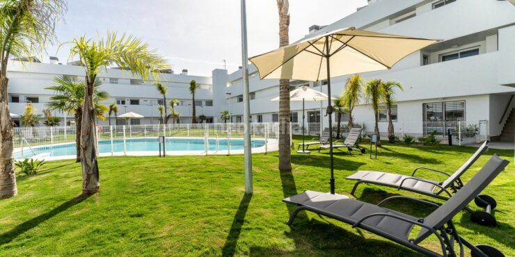 Foto feec6c3e-a45a-4933-b3da-995bb770de9b. Apartament amb calefacció aparcament piscina a Aguadulce - Almadraba - Punta Candor Rota