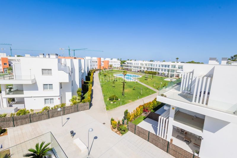 Foto c234b616-81ab-4e92-a774-a9e18b1aacb7. Àtic a avenida de la música 37 a Las Tres Piedras - Costa Ballena Chipiona