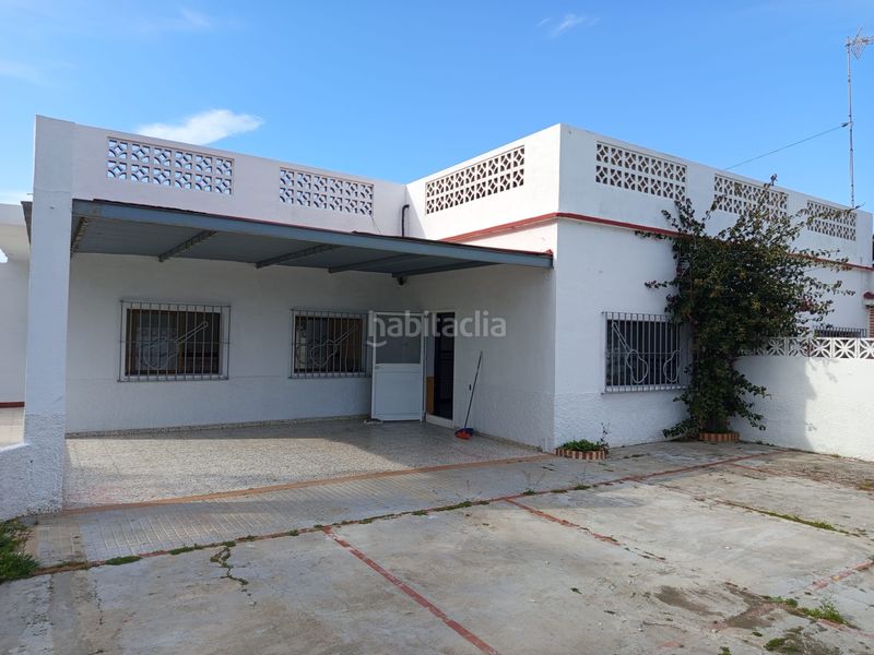 Foto 39b00905-6507-4473-8f33-85eb0b034713. Masia amb calefacció aparcament a Aguadulce - Almadraba - Punta Candor Rota