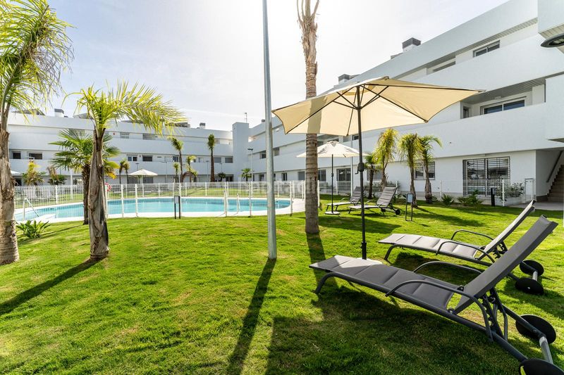 Foto 8b7e18a6-16f4-4951-87ee-ad76f9744f80. Pis amb calefacció aparcament piscina a Aguadulce - Almadraba - Punta Candor Rota