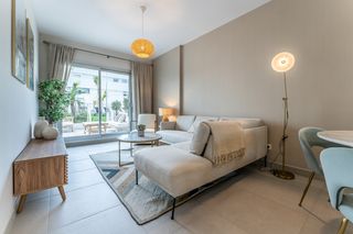 Flat  Avenida poeta luis garcía montero. Tu oasis en la playa