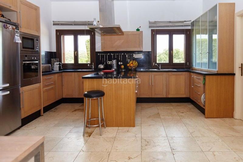 Foto 544a84d7-ed07-4781-bf64-bc2bc954adc6. Chalet con riscaldamento parcheggio piscina in Sotogrande alto Sotogrande