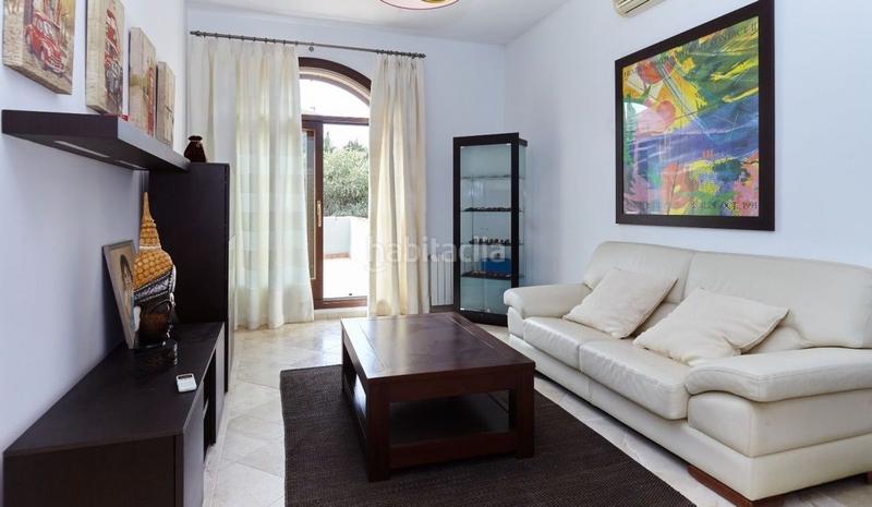 Foto 883f0b73-7f68-47a7-9fd2-c0b277f609c0. Chalet con riscaldamento parcheggio piscina in Sotogrande alto Sotogrande