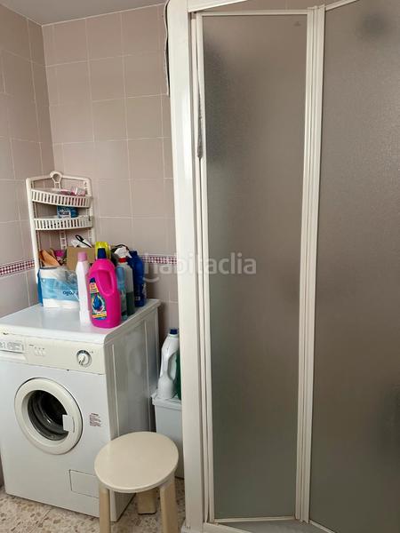 Foto 31420404-8aed-446d-870a-2d6fe0d6e553. Piso  a pocos pasos del mar – la duquesa alta, ?? acceso directo a la playa | piscina | jardines | garaje privado en Manilva