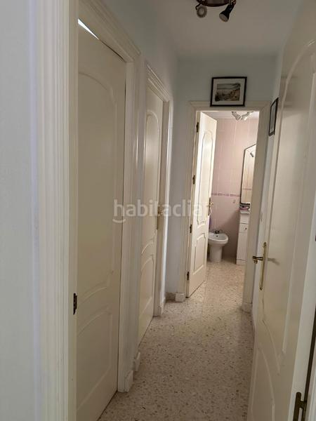Foto 75dc8b79-21a3-49c0-90e7-e50b6140e869. Piso  a pocos pasos del mar – la duquesa alta, ?? acceso directo a la playa | piscina | jardines | garaje privado en Manilva