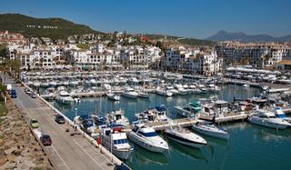 Apartament a Puerto de la Duquesa. ?? piso 2 habitaciones en puerto de la duquesa – perfecto para a