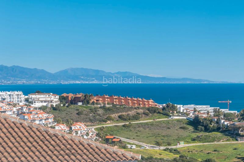 Foto 6915639f-39c3-46fc-9c31-593af867c46c. Àtic amb piscina a Chullera Manilva