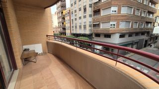 Appartamento in El Carril - Paseo de Chapi. Piso de 4 dormitorios con garaje, trastero y suite en el centro
