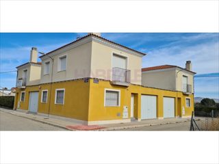 Casa adossada en Las Virtudes. Adosado en las virtudes a estrenar.
