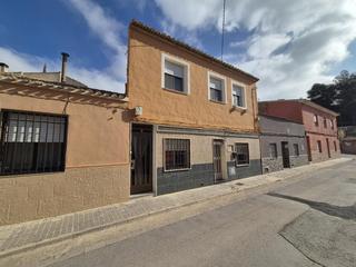 Dúplex a Las Cruces. La vivienda dispone de 4 dormitorios, salón comedor, cocina, bañ