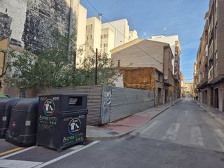 Terreny residencial a Jacinto benavente. Suelo en venta en zona céntrica de villena