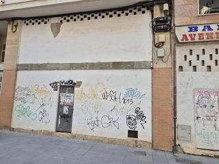 Local commercial à Paruque ruperto chapí  4. Estupendo local de 225 metros en el paseo de chapí de villena, d