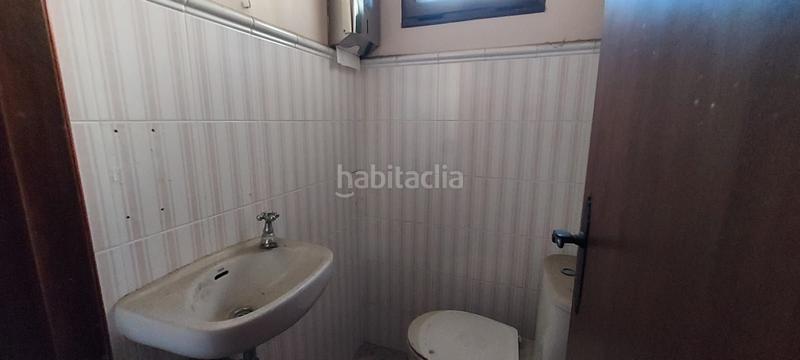 Foto bd8e9845-ed4e-43bd-89a4-a3db26909080. Local comercial a Muriedas Camargo