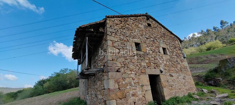 Foto eb2bdb3f-ca77-47c0-b923-bccb253b0552. Casale in Penagos