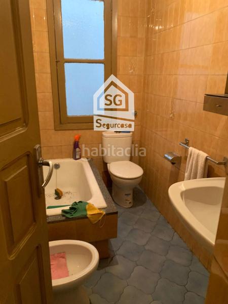 Foto cfaf9026-d4eb-4531-a084-e5bcca7fe307. Semi detached house with heating parking in As Lagoas Ourense