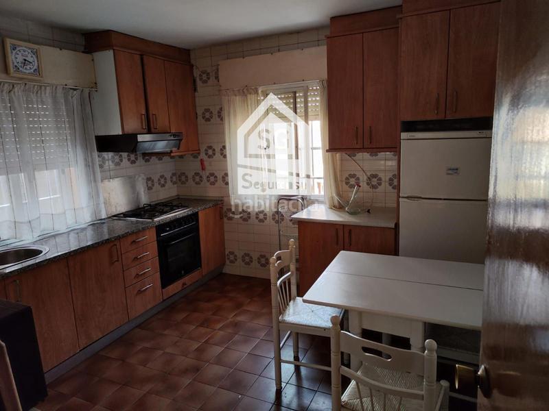 Foto 393069ef-f26c-47e2-9c9d-a86ff5d54b7b. Casa con riscaldamento parcheggio in San Rosendo Ourense