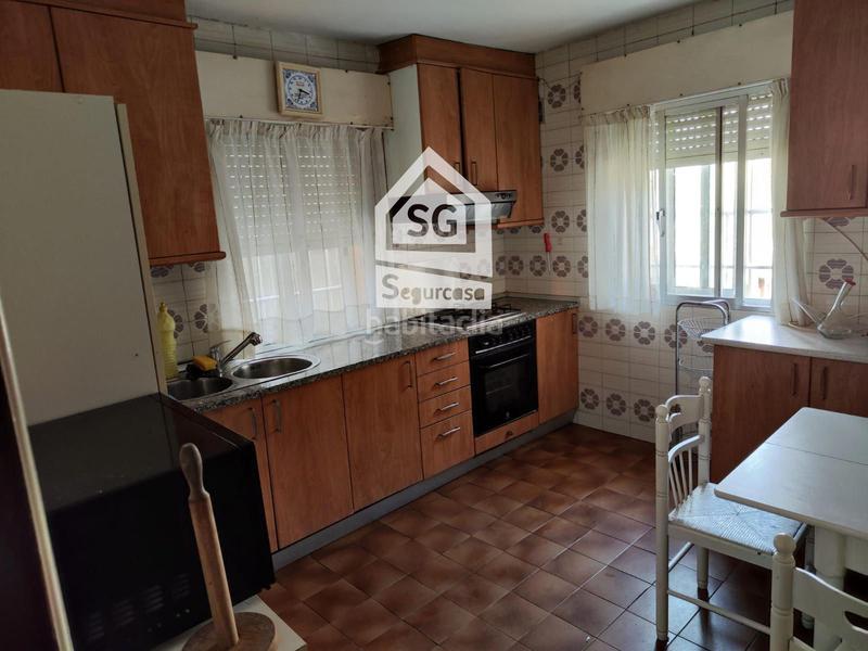 Foto 9ab5b8ca-edd5-40df-9608-fd8ecc2ffe2b. Casa con riscaldamento parcheggio in San Rosendo Ourense