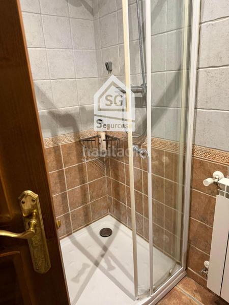 Foto cb22fe41-36ae-4d95-9286-449ff8b534df. Casa adosada chalet espectacular con licencia vacacional en Ourense