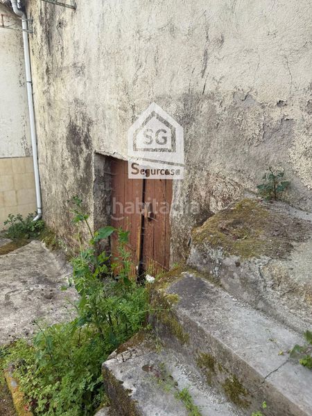 Foto b8c59993-5bf8-4fa4-95f2-318e768e093b. Casa adossada a Cenlle