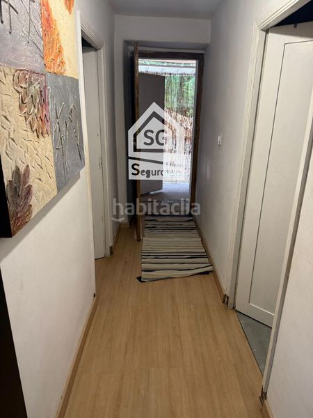 Foto 2c8f8e4b-4d0d-4658-ba03-df696e8f9b2c. Casa adossada a Amoeiro