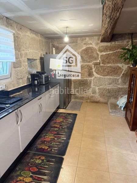 Foto 92b9729f-e05c-4eec-9bac-18857991316a. Casa adossada a Amoeiro