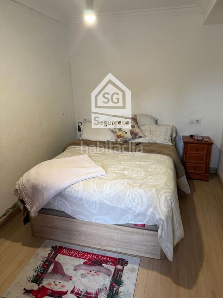 Foto f277710d-e10c-4628-839f-35c26a541448. Casa adossada a Amoeiro