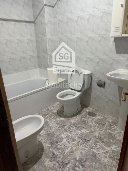 Foto 323858b7-6493-4ce7-95d5-e40f91c0df78. Flat with heating in Centro Ourense