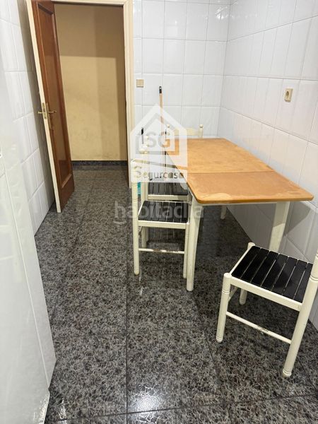 Foto 92dfdd93-7704-46ab-b022-c91d4c49bbe8. Flat with heating in Centro Ourense