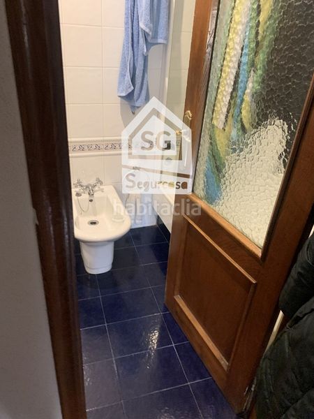 Foto d1a7b1b5-8823-4e47-9159-03244c48bf49. Rent flat in Centro Ourense