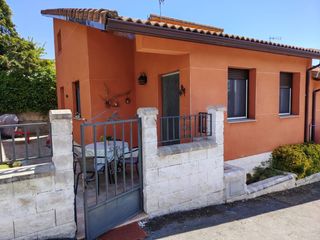 Casa aparellada  Calle el fresno. Oportunidad a tan sólo 1h de madrid